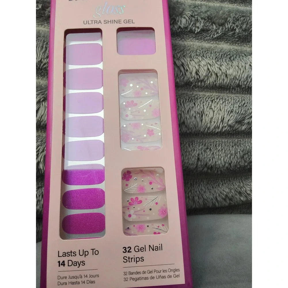 NIP Dashing Diva Gel Nail Strips in Fleur Flair